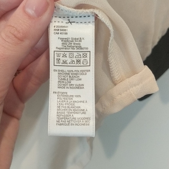 $$$ Forever 21 bows and buttons sheer blouse M - Picture 6 of 6